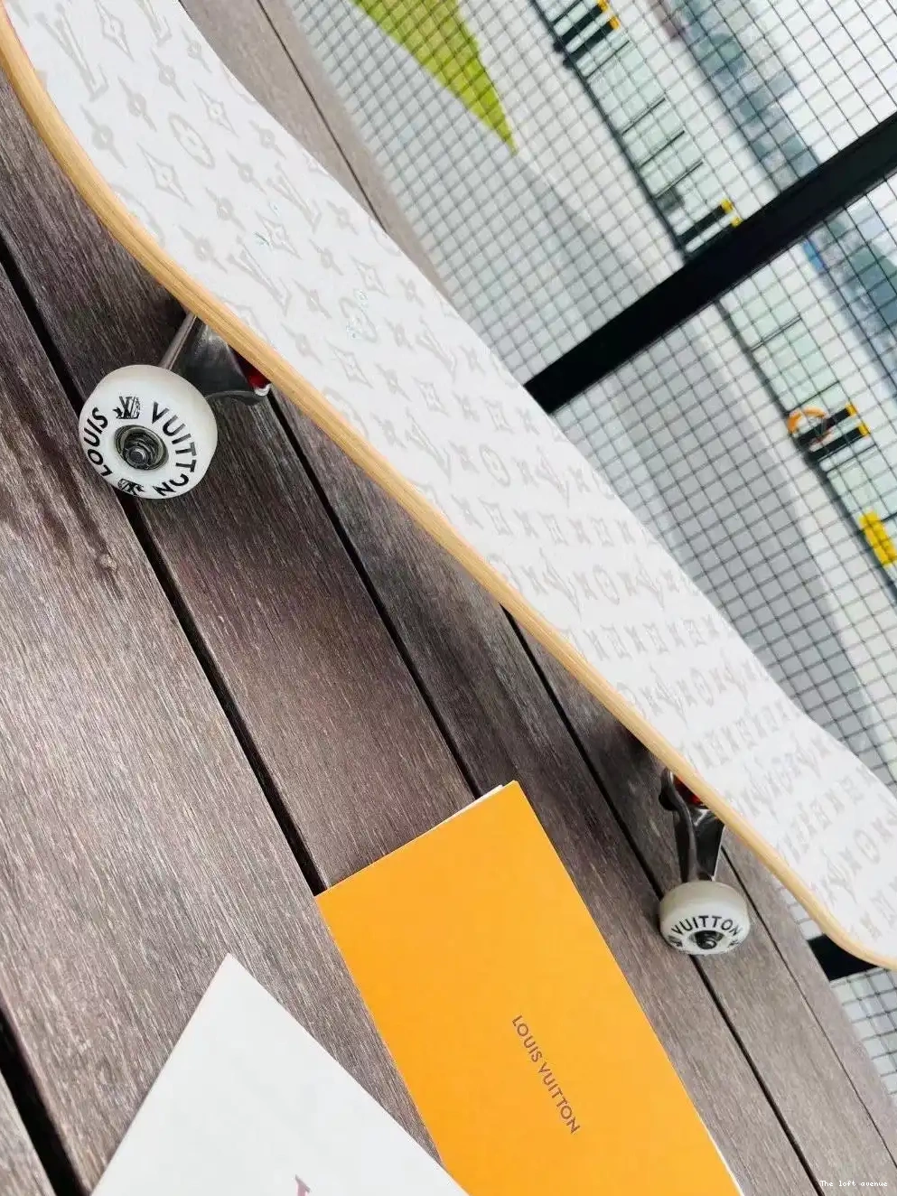 LV CUSTOM SKATEBOARD 0521